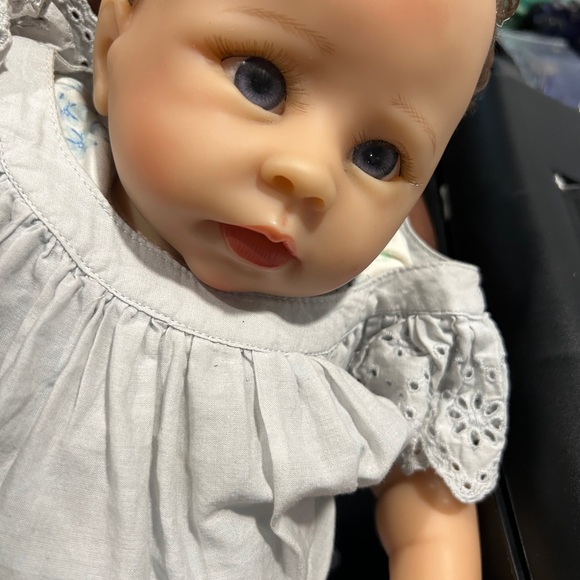 Charming Baby Doll with Vintage-Inspired Dress Lavender Eyes untested - Picture 7 of 10